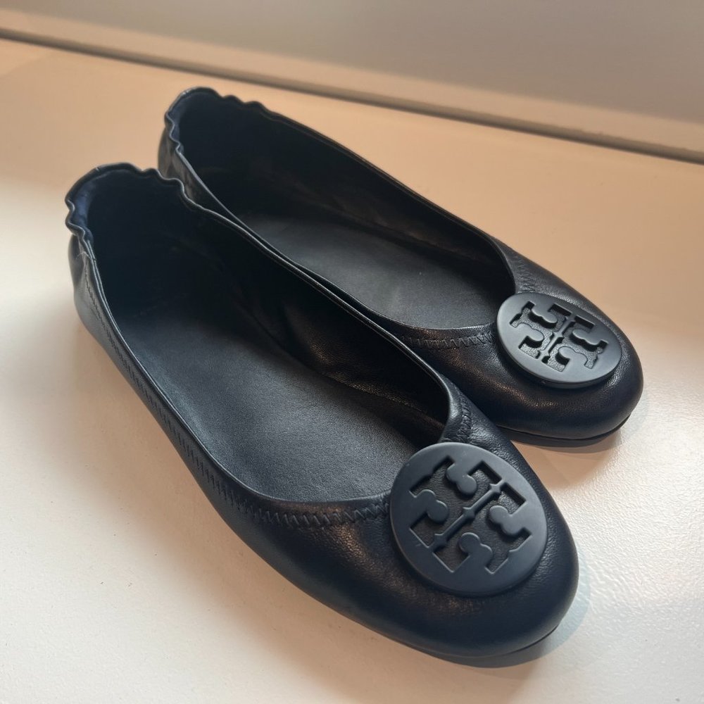 Tory Burch Minnie Travel Ballet flat.  Navy blue size 9